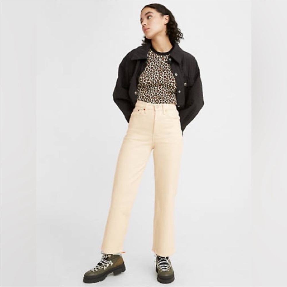 NEW Levi’s ribcage bootcut cropped off white